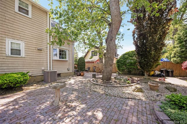 215 Melville Road, Farmingdale, NY 11735