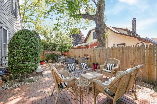 215 Melville Road, Farmingdale, NY 11735
