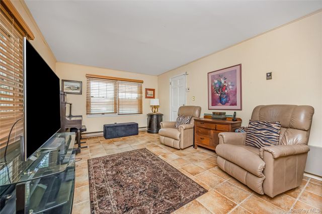 215 Melville Road, Farmingdale, NY 11735