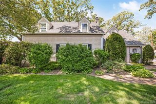 215 Melville Road, Farmingdale, NY 11735