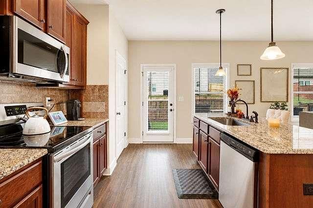 2032 Bridgewater Pass, Hampton, GA 30228