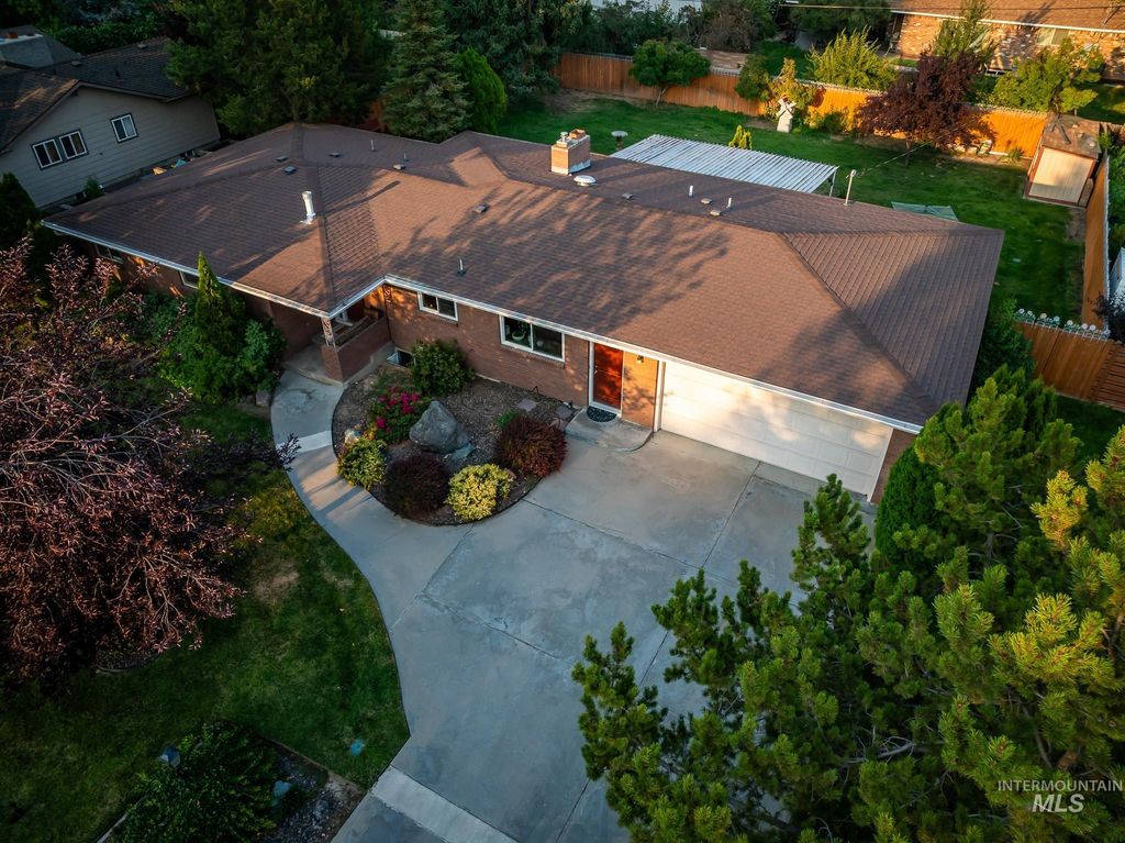 3706 W Clement Rd, Boise, ID 83704 photo 1