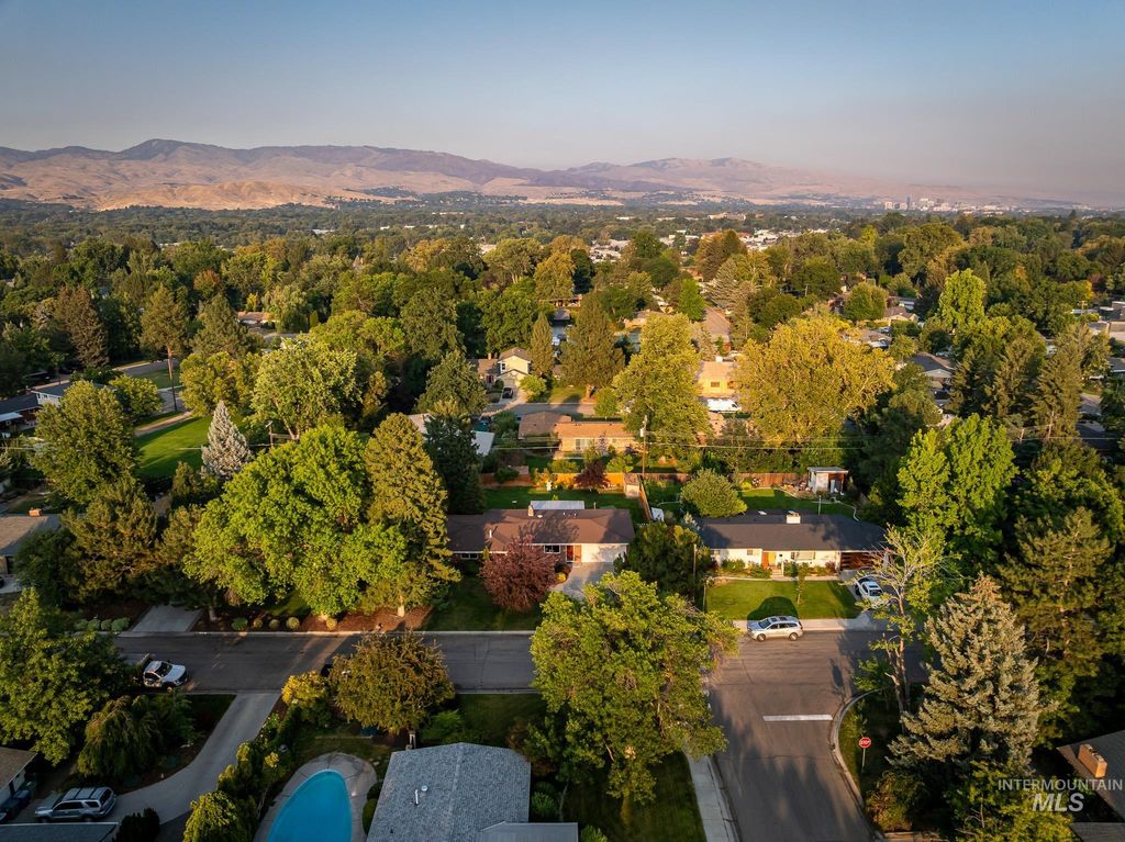 3706 W Clement Rd, Boise, ID 83704 photo 2