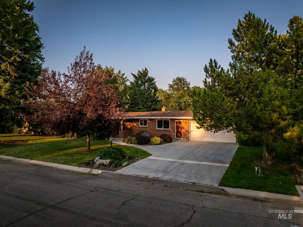 3706 W Clement Rd, Boise, ID 83704 photo 3