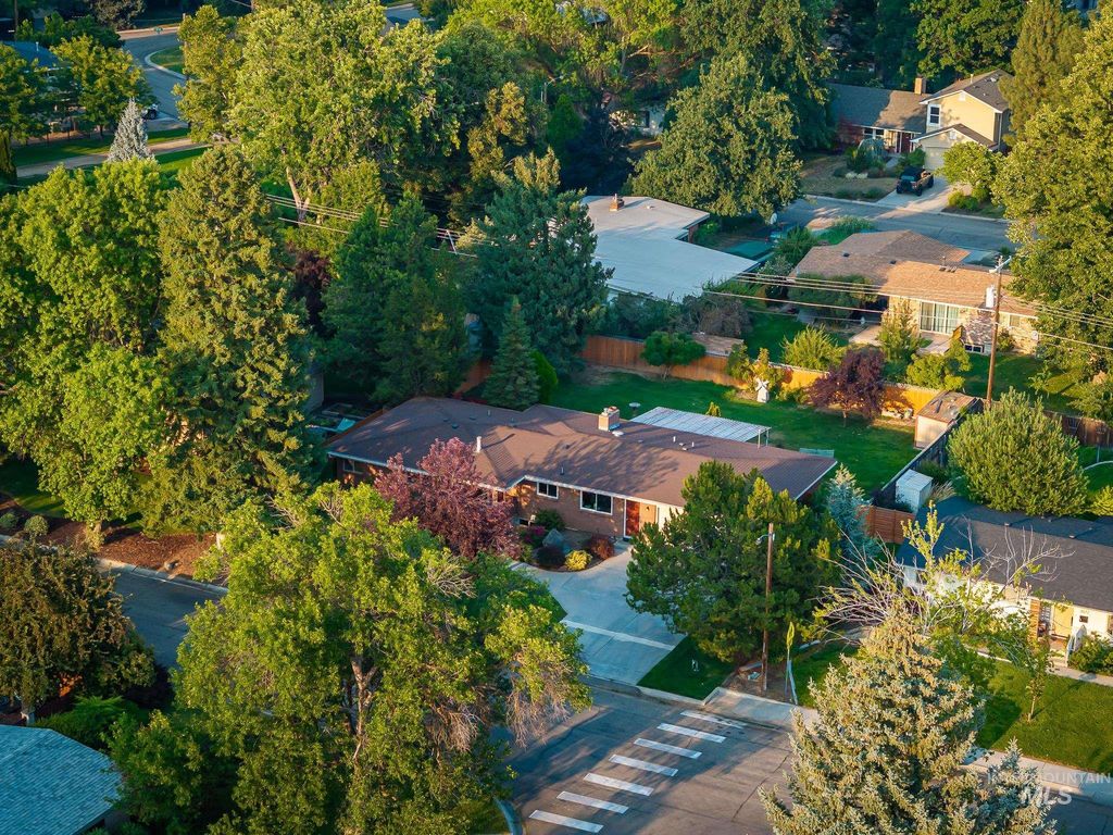 3706 W Clement Rd, Boise, ID 83704 photo 4