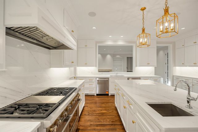 31 Robledo Drive, Dallas, TX 75230