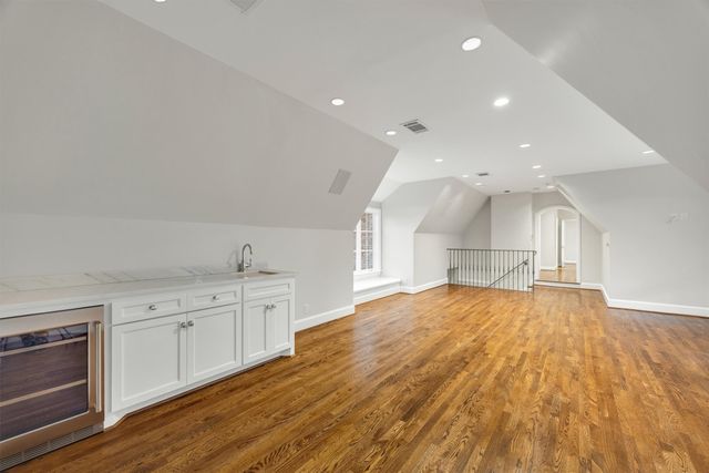 31 Robledo Drive, Dallas, TX 75230