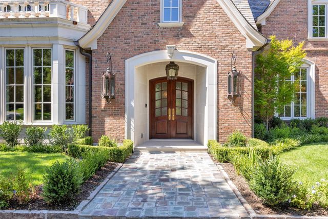 31 Robledo Drive, Dallas, TX 75230