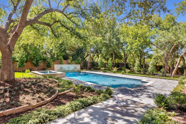 31 Robledo Drive, Dallas, TX 75230