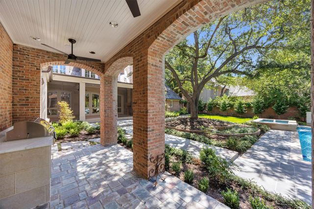 31 Robledo Drive, Dallas, TX 75230
