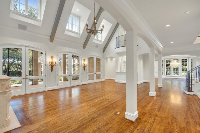 31 Robledo Drive, Dallas, TX 75230