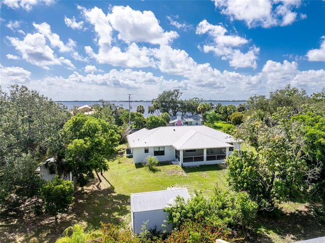 5055 MELBOURNE STREET, Punta Gorda, FL 33980