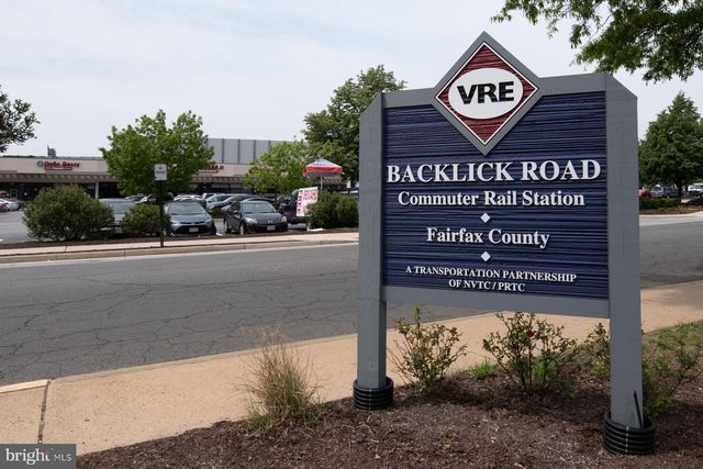 8003 ROCKWOOD CT, Springfield, VA 22153