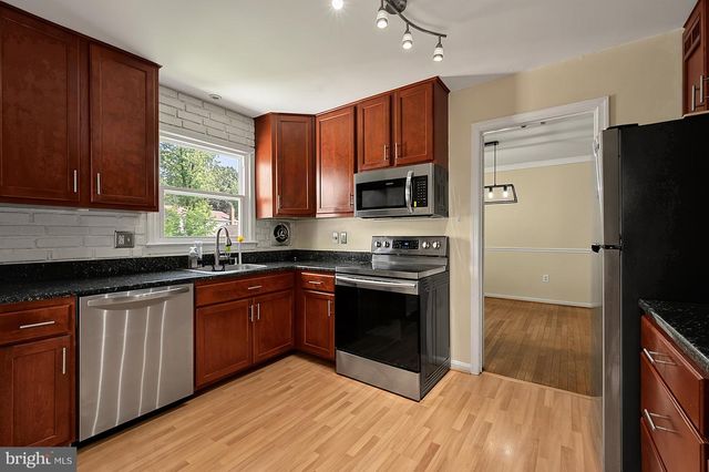 8003 ROCKWOOD CT, Springfield, VA 22153