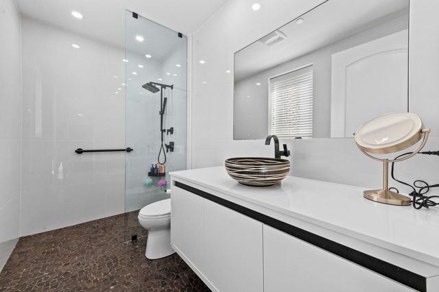 4600 N Ocean Drive 605, Singer Island, FL 33404