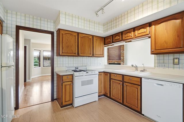 2437 Parliament Square, Toledo, OH 43617