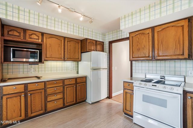 2437 Parliament Square, Toledo, OH 43617