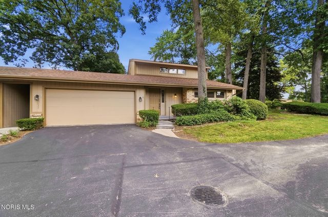 2437 Parliament Square, Toledo, OH 43617