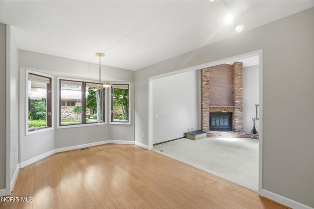 2437 Parliament Square, Toledo, OH 43617