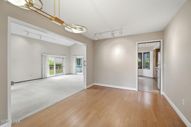 2437 Parliament Square, Toledo, OH 43617