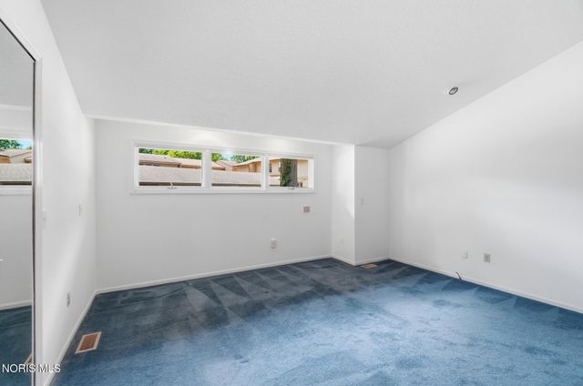 2437 Parliament Square, Toledo, OH 43617