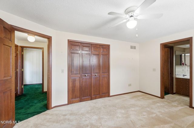 2437 Parliament Square, Toledo, OH 43617