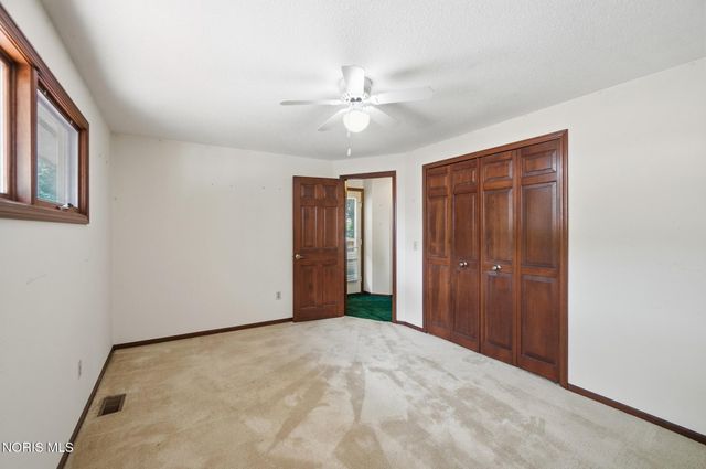 2437 Parliament Square, Toledo, OH 43617