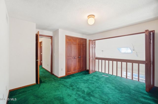 2437 Parliament Square, Toledo, OH 43617