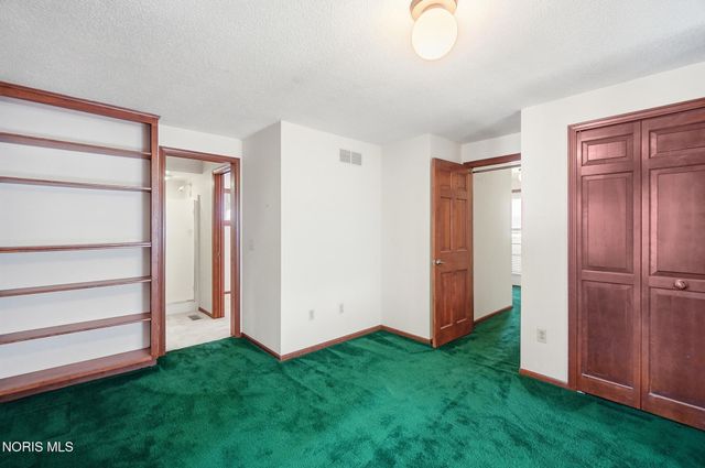 2437 Parliament Square, Toledo, OH 43617