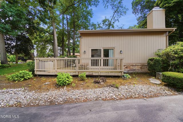 2437 Parliament Square, Toledo, OH 43617
