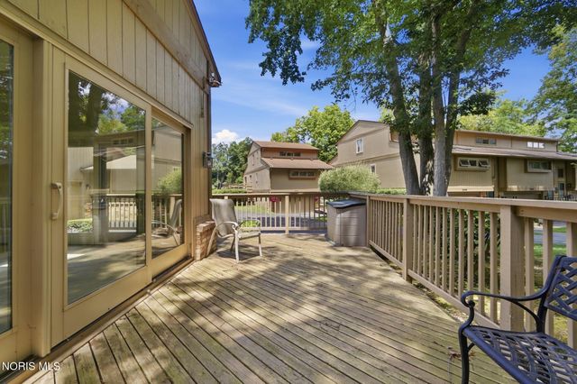 2437 Parliament Square, Toledo, OH 43617