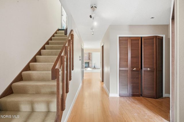 2437 Parliament Square, Toledo, OH 43617