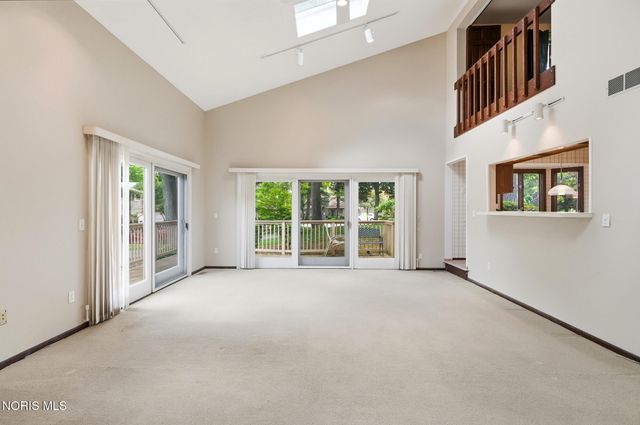 2437 Parliament Square, Toledo, OH 43617