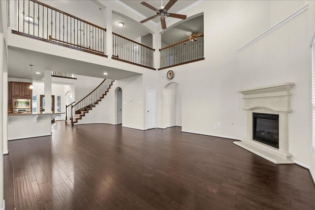 2246 Oakleaf Trail Lane, League City, TX 77573