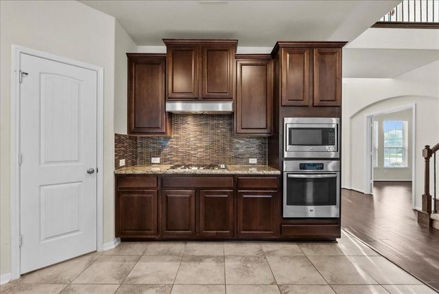 2246 Oakleaf Trail Lane, League City, TX 77573