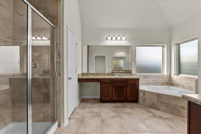 2246 Oakleaf Trail Lane, League City, TX 77573