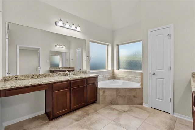 2246 Oakleaf Trail Lane, League City, TX 77573