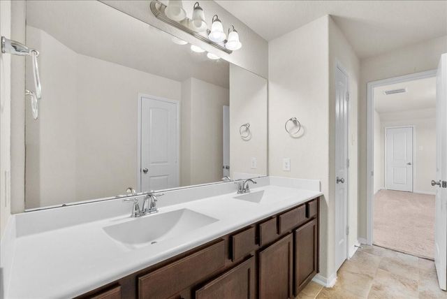 2246 Oakleaf Trail Lane, League City, TX 77573