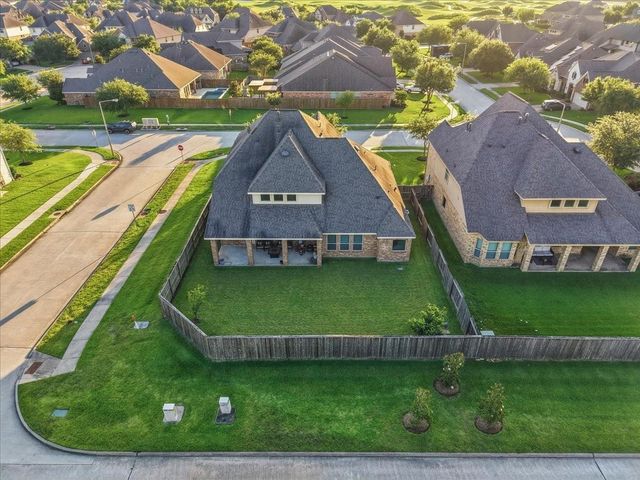 2246 Oakleaf Trail Lane, League City, TX 77573