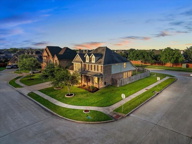 2246 Oakleaf Trail Lane, League City, TX 77573