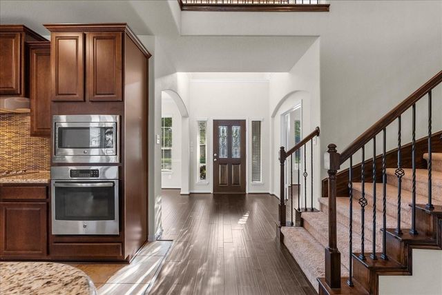 2246 Oakleaf Trail Lane, League City, TX 77573