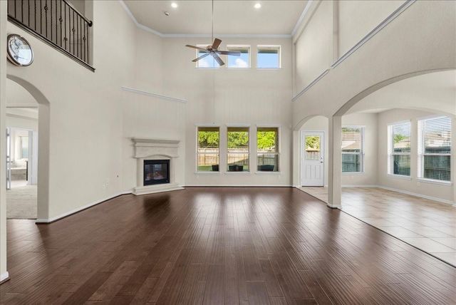 2246 Oakleaf Trail Lane, League City, TX 77573