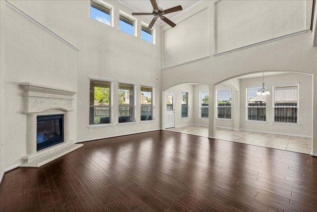 2246 Oakleaf Trail Lane, League City, TX 77573