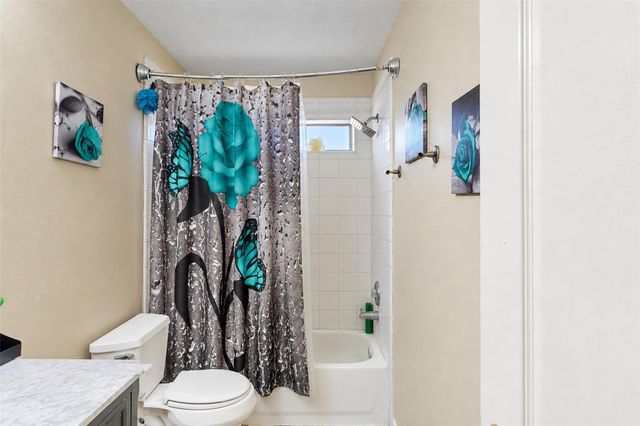 2207 Longspur Lane, League City, TX 77573