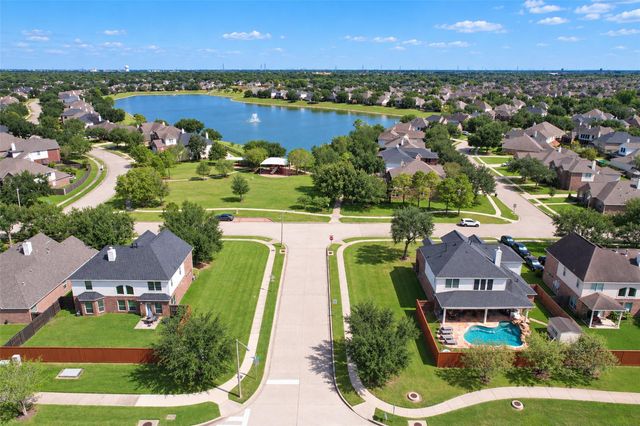 2207 Longspur Lane, League City, TX 77573