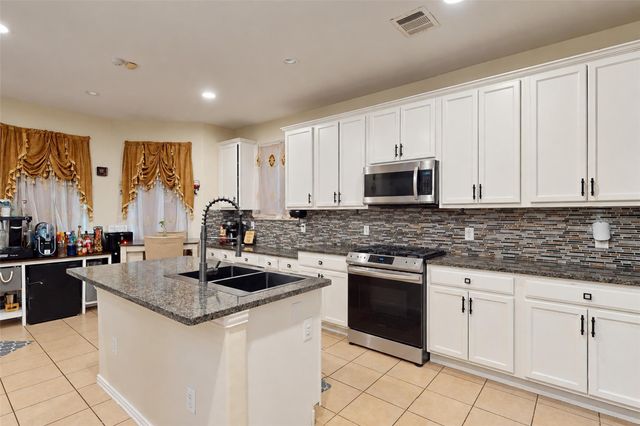 2207 Longspur Lane, League City, TX 77573