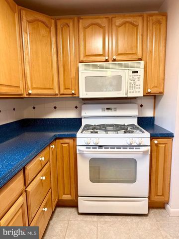 800 LEONARD DR, Millville, NJ 08332