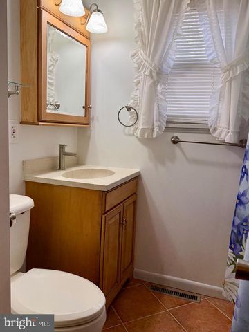 800 LEONARD DR, Millville, NJ 08332