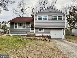 800 LEONARD DR, Millville, NJ 08332