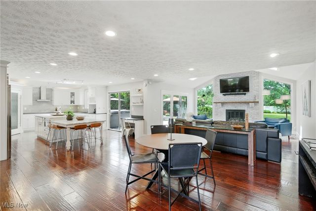 25901 Annesley Road, Beachwood, OH 44122